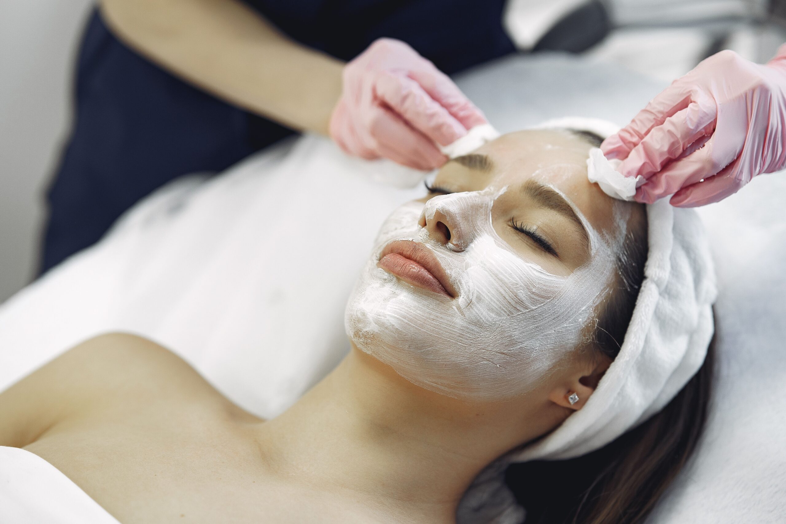 Clínica de estética com aparelhos profissionais para tratamento de pele